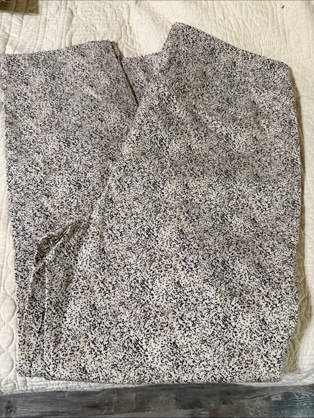 Chico's Bridgette Black & Cream Pattern Ankle Slim Pants SZ 3. 16